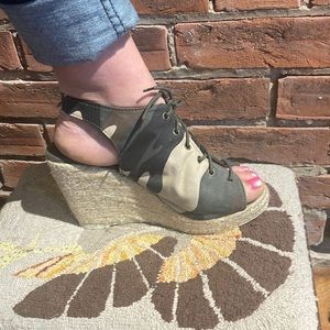 Camo Wedge Sandles